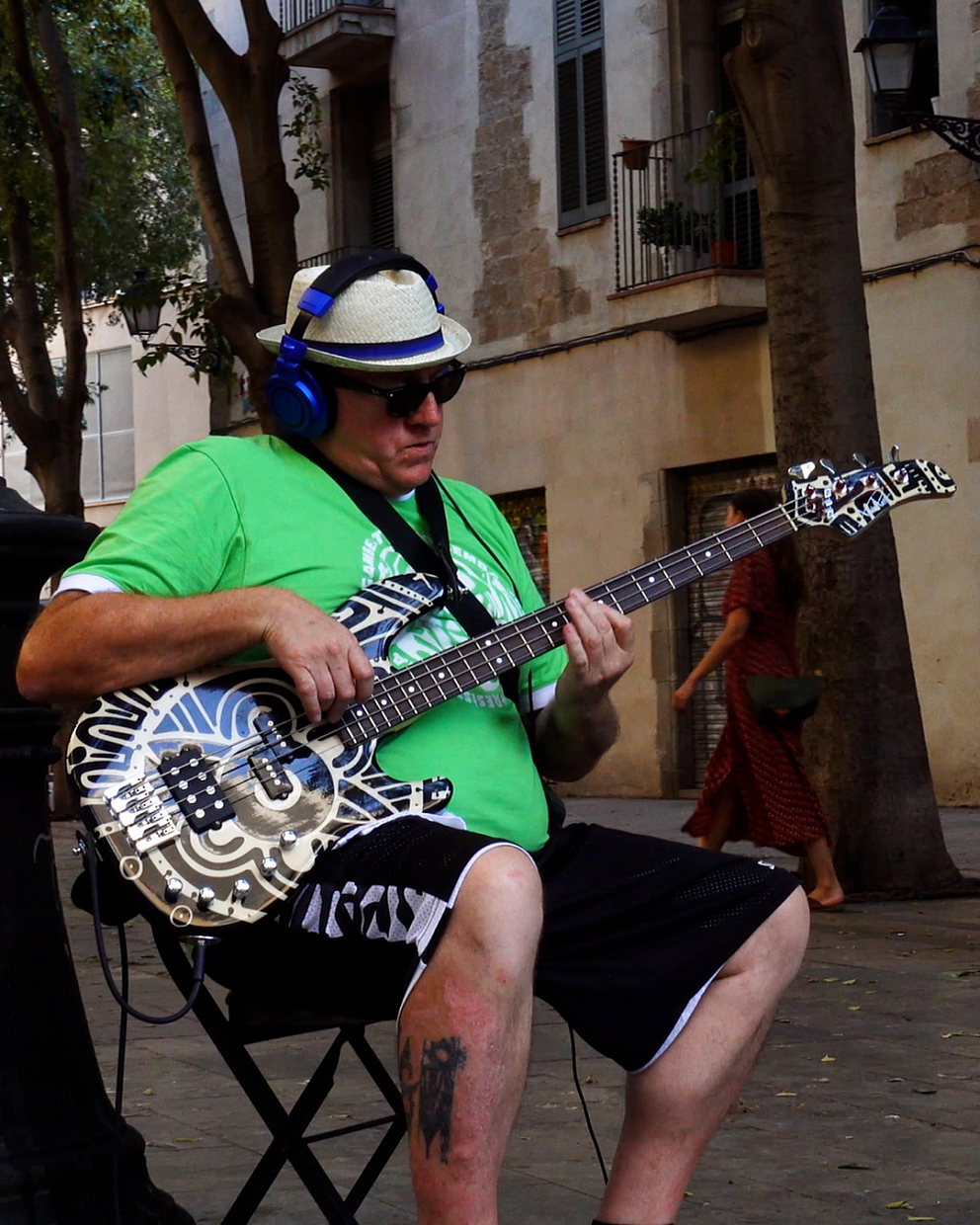 MANU CHAO PLAYING FOR CHANGE: TANTAS TIERRAS